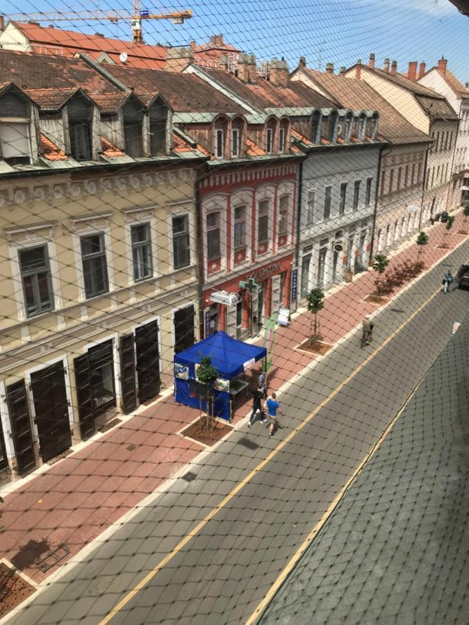 세게드 Dom Square-Centrum-Free Parking 아파트 외부 사진